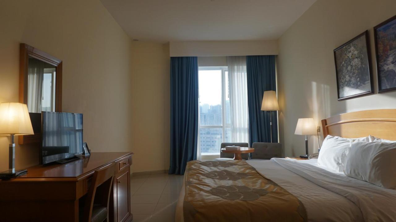 אפרטהוטל Golden Tulip שארג'ה מראה חיצוני תמונה