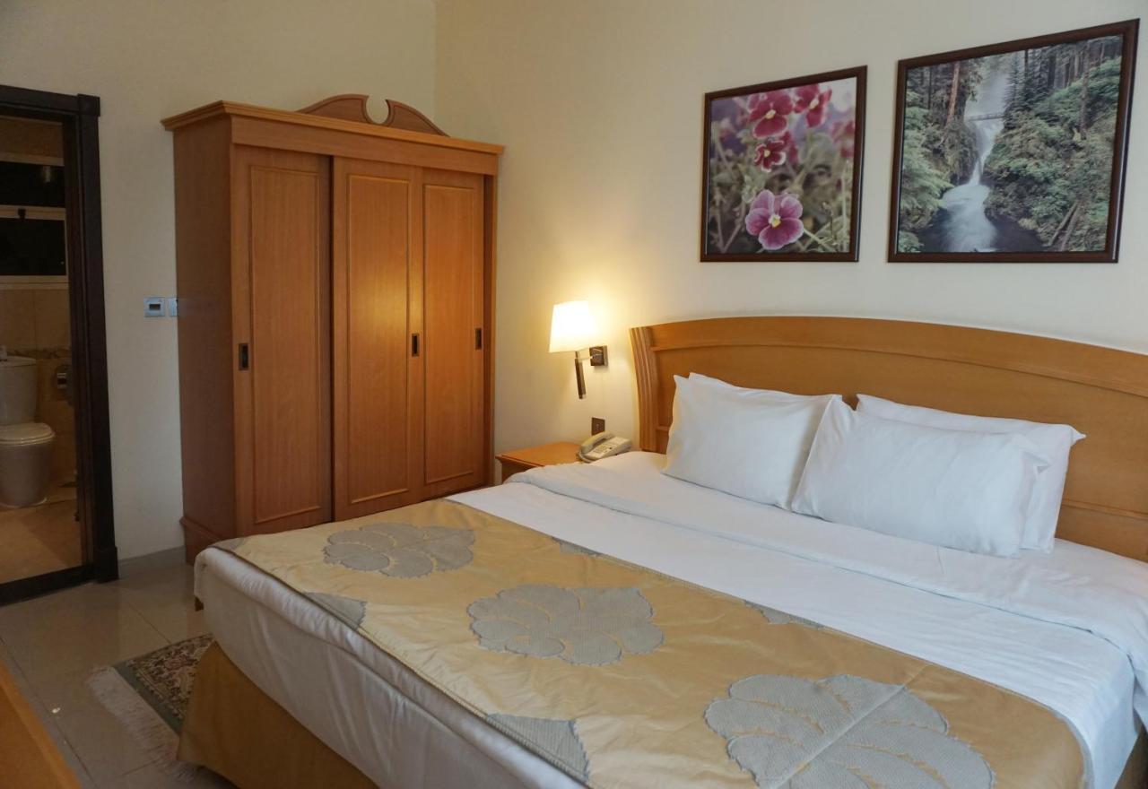 אפרטהוטל Golden Tulip שארג'ה מראה חיצוני תמונה