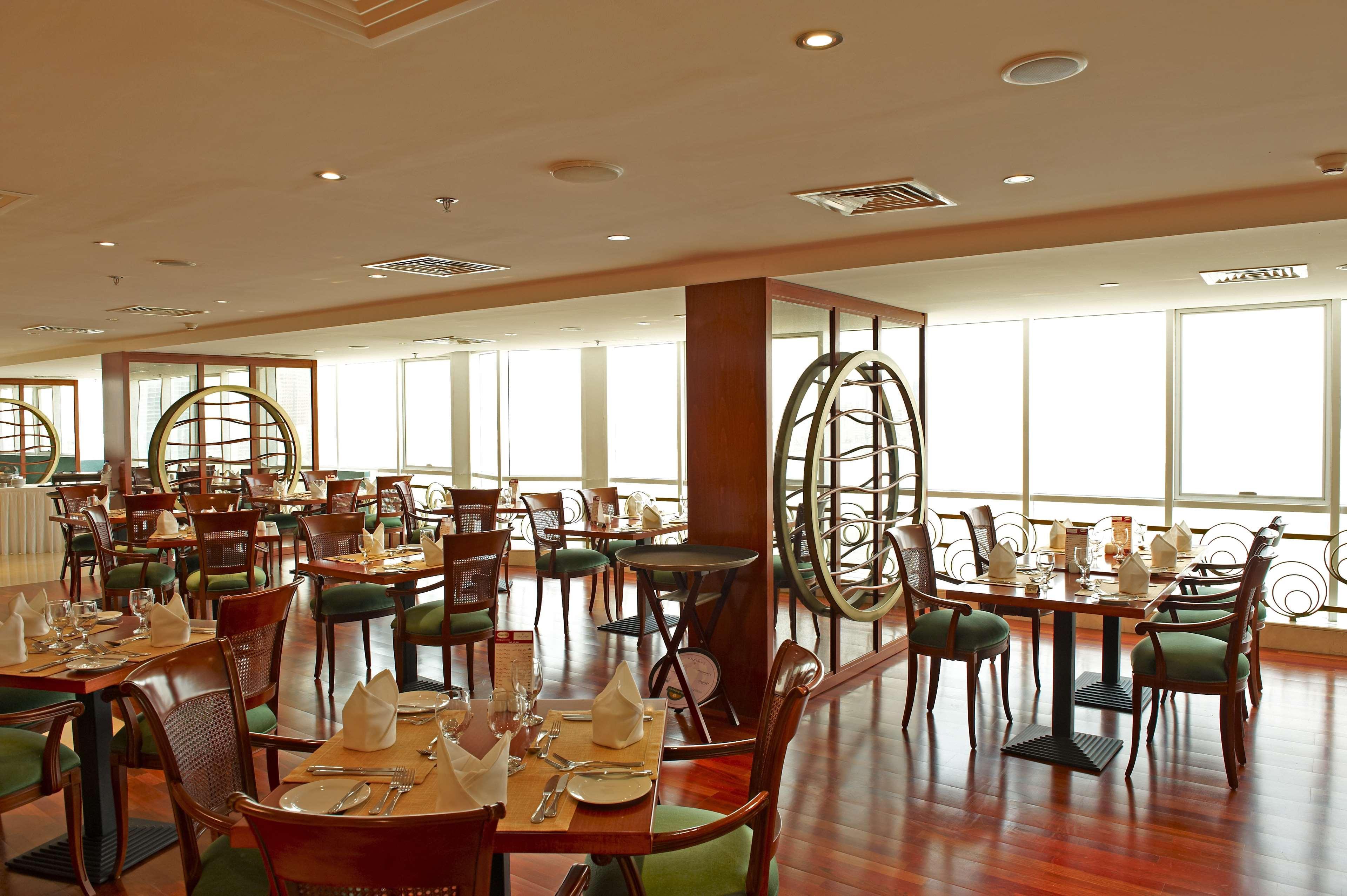 אפרטהוטל Golden Tulip שארג'ה מראה חיצוני תמונה