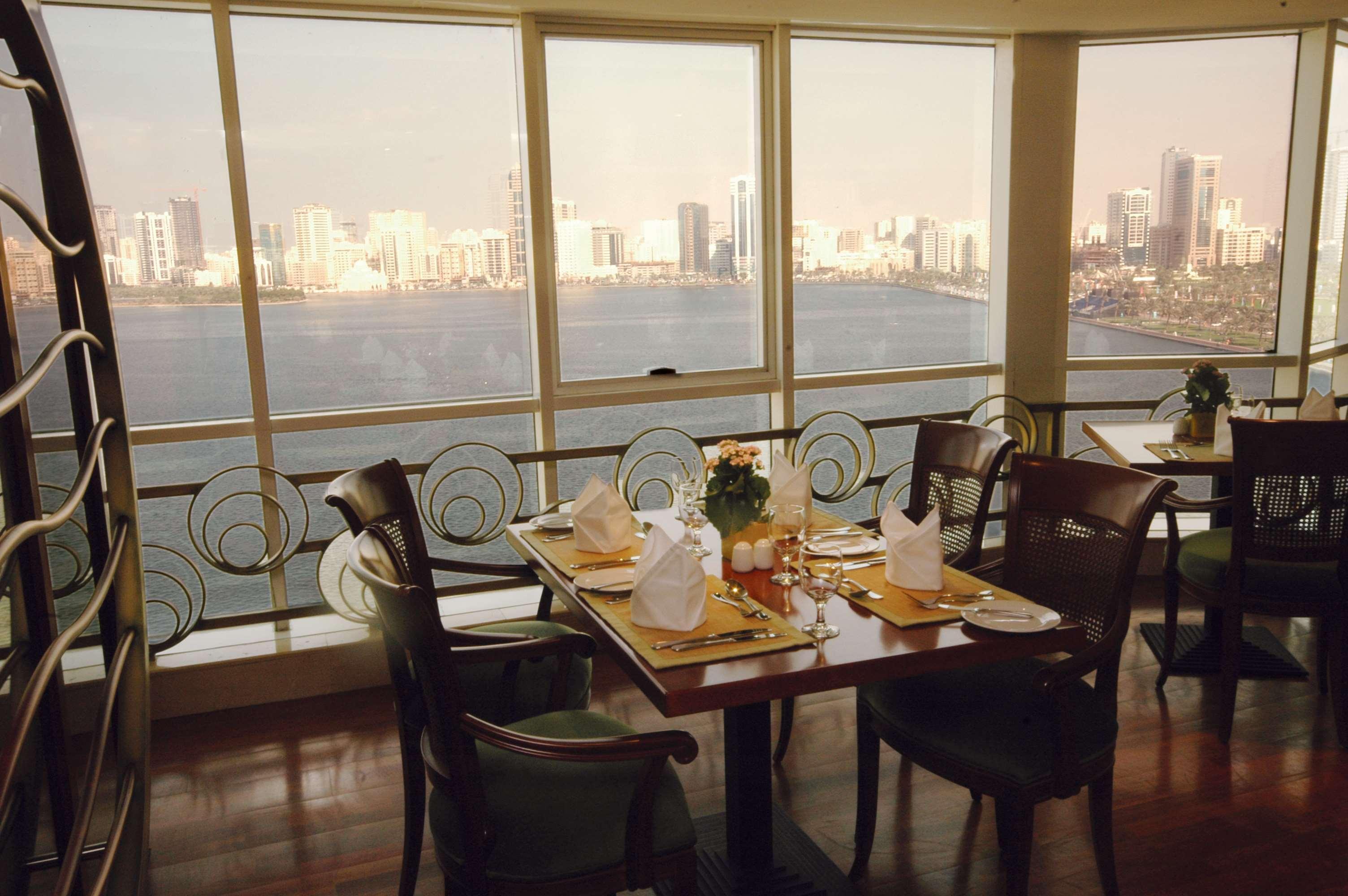 אפרטהוטל Golden Tulip שארג'ה מראה חיצוני תמונה
