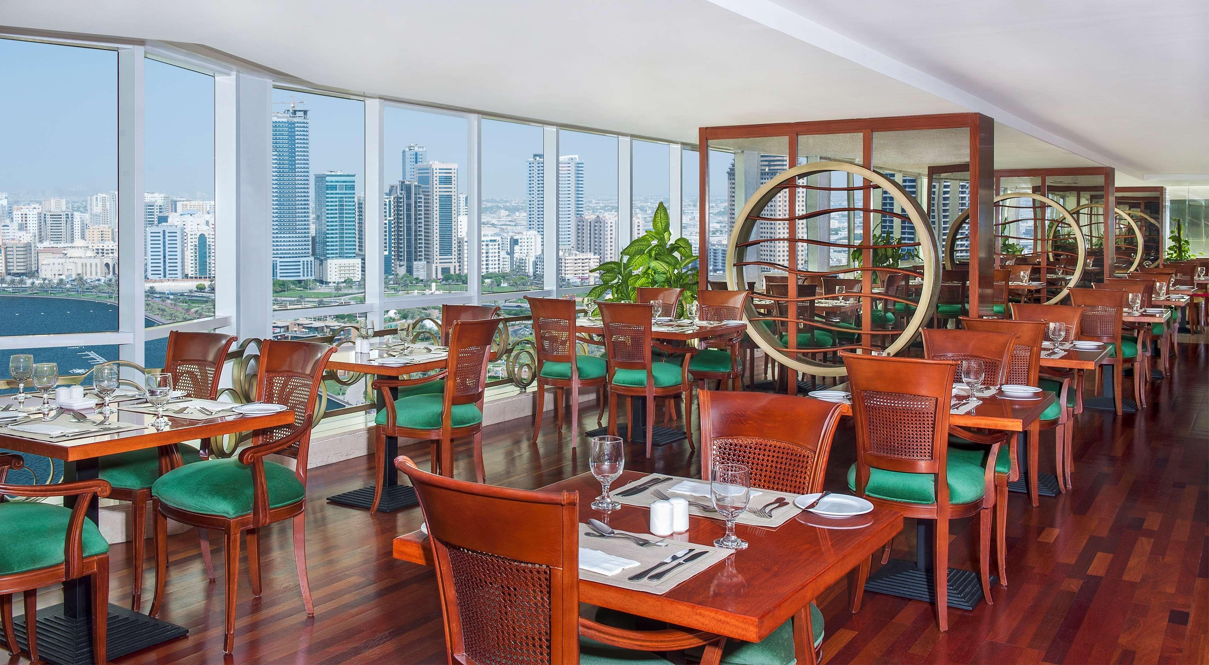 אפרטהוטל Golden Tulip שארג'ה מראה חיצוני תמונה