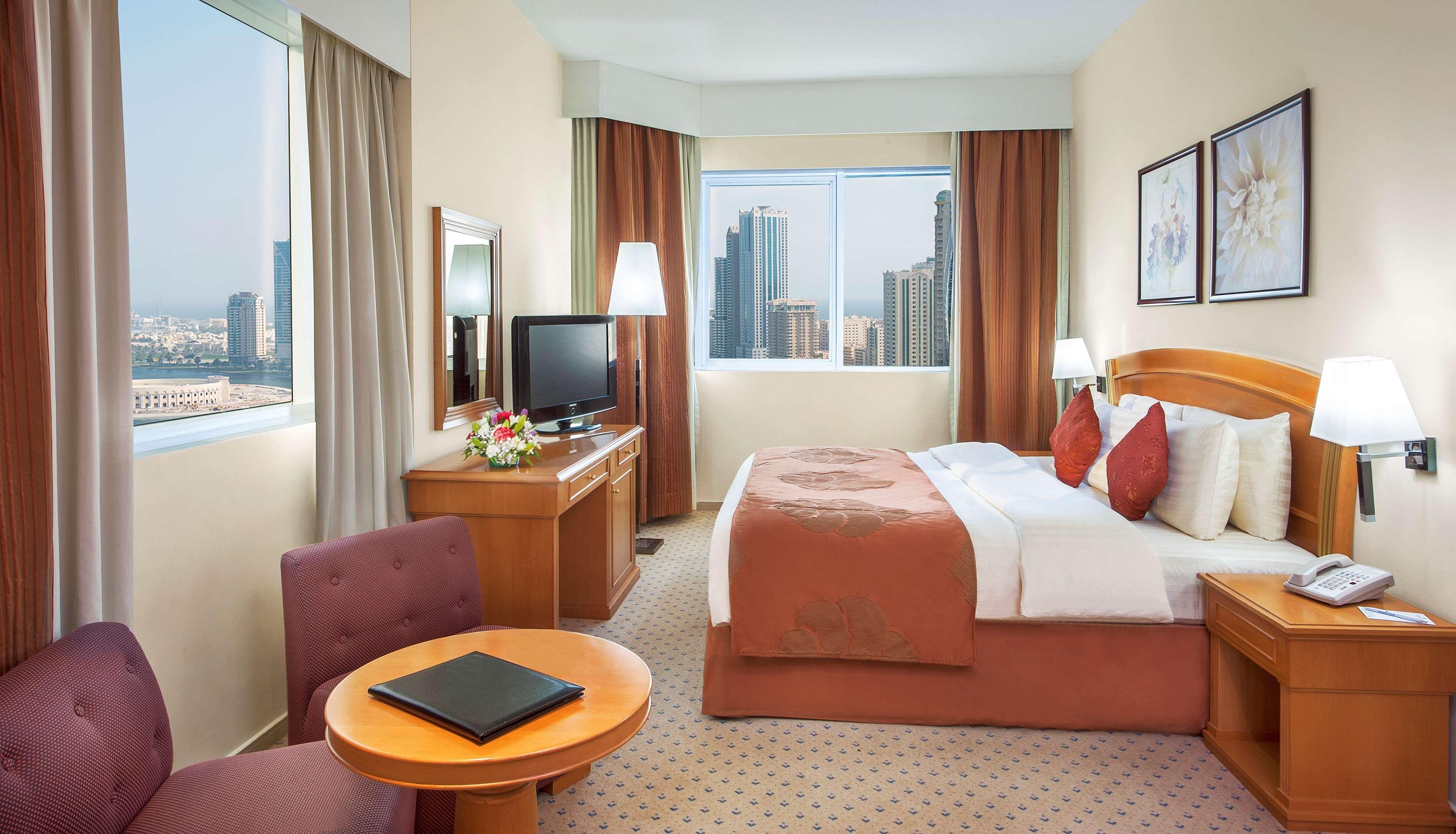 אפרטהוטל Golden Tulip שארג'ה מראה חיצוני תמונה