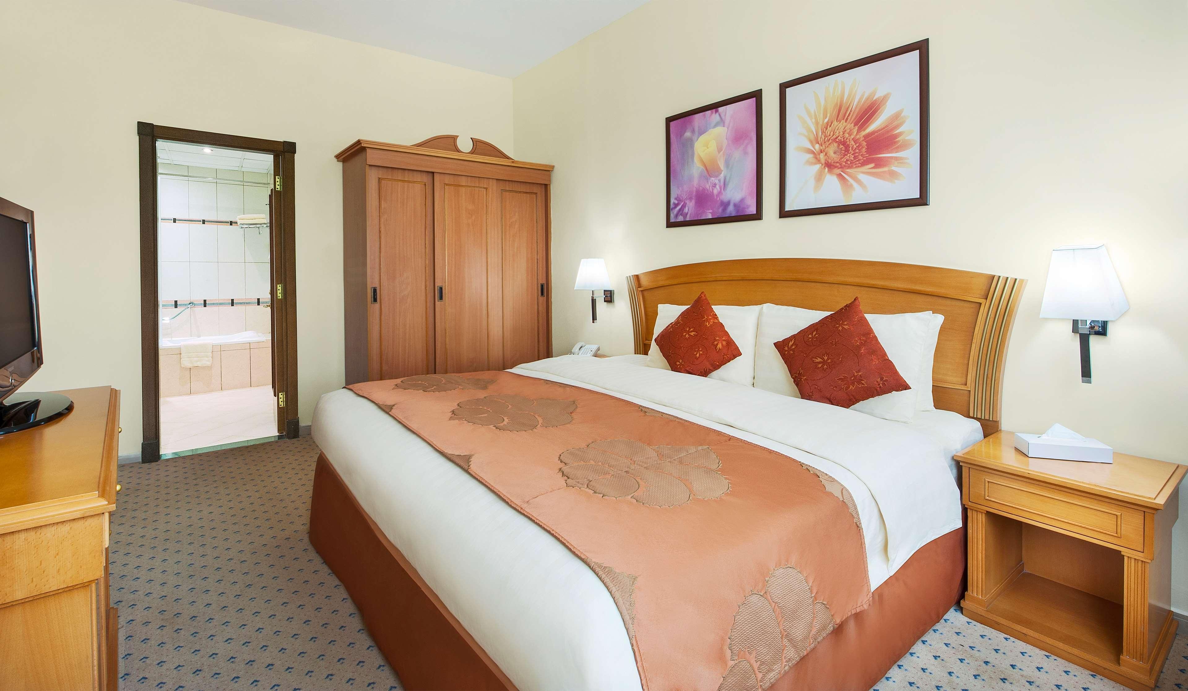 אפרטהוטל Golden Tulip שארג'ה מראה חיצוני תמונה