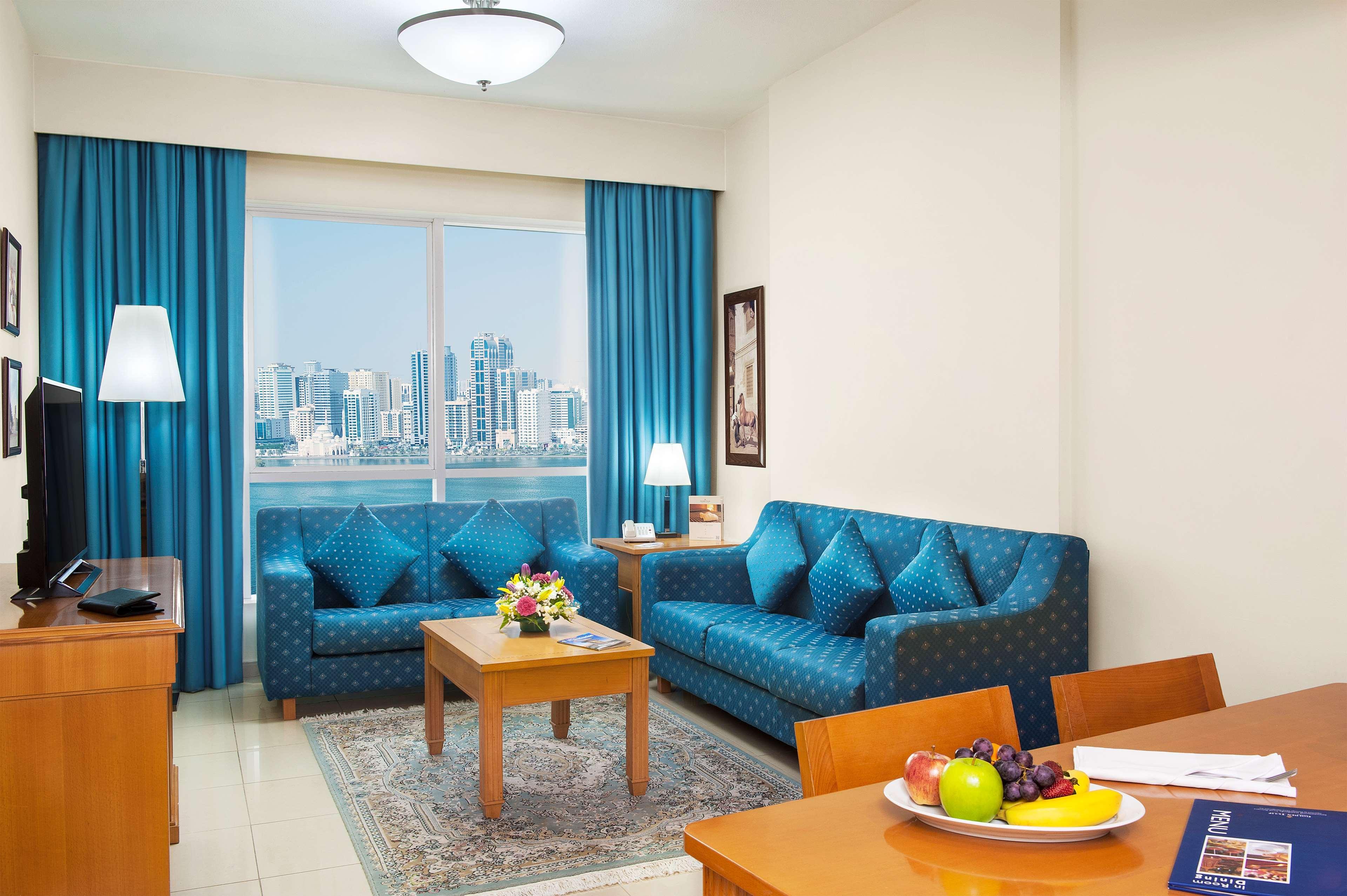 אפרטהוטל Golden Tulip שארג'ה מראה חיצוני תמונה