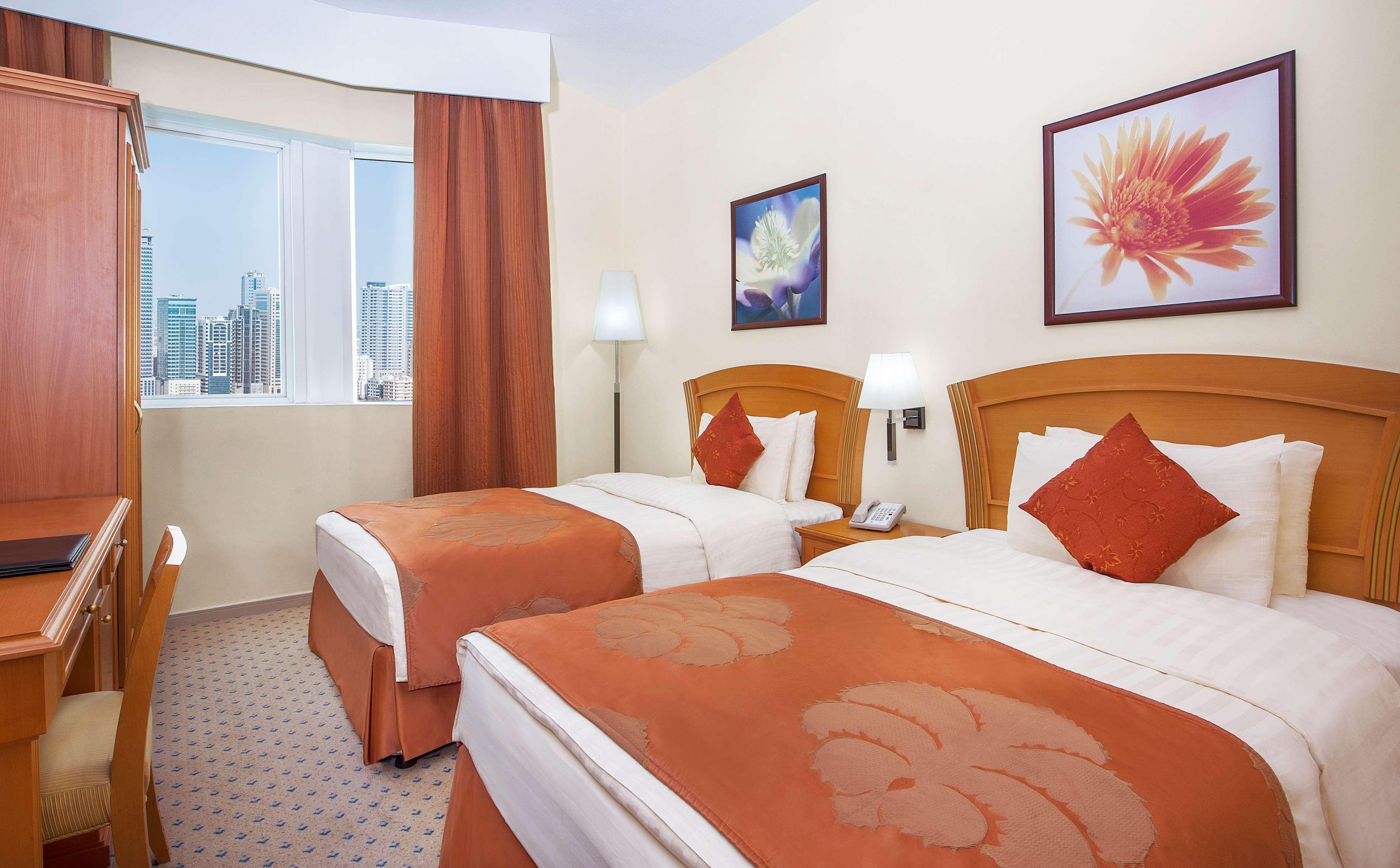 אפרטהוטל Golden Tulip שארג'ה מראה חיצוני תמונה