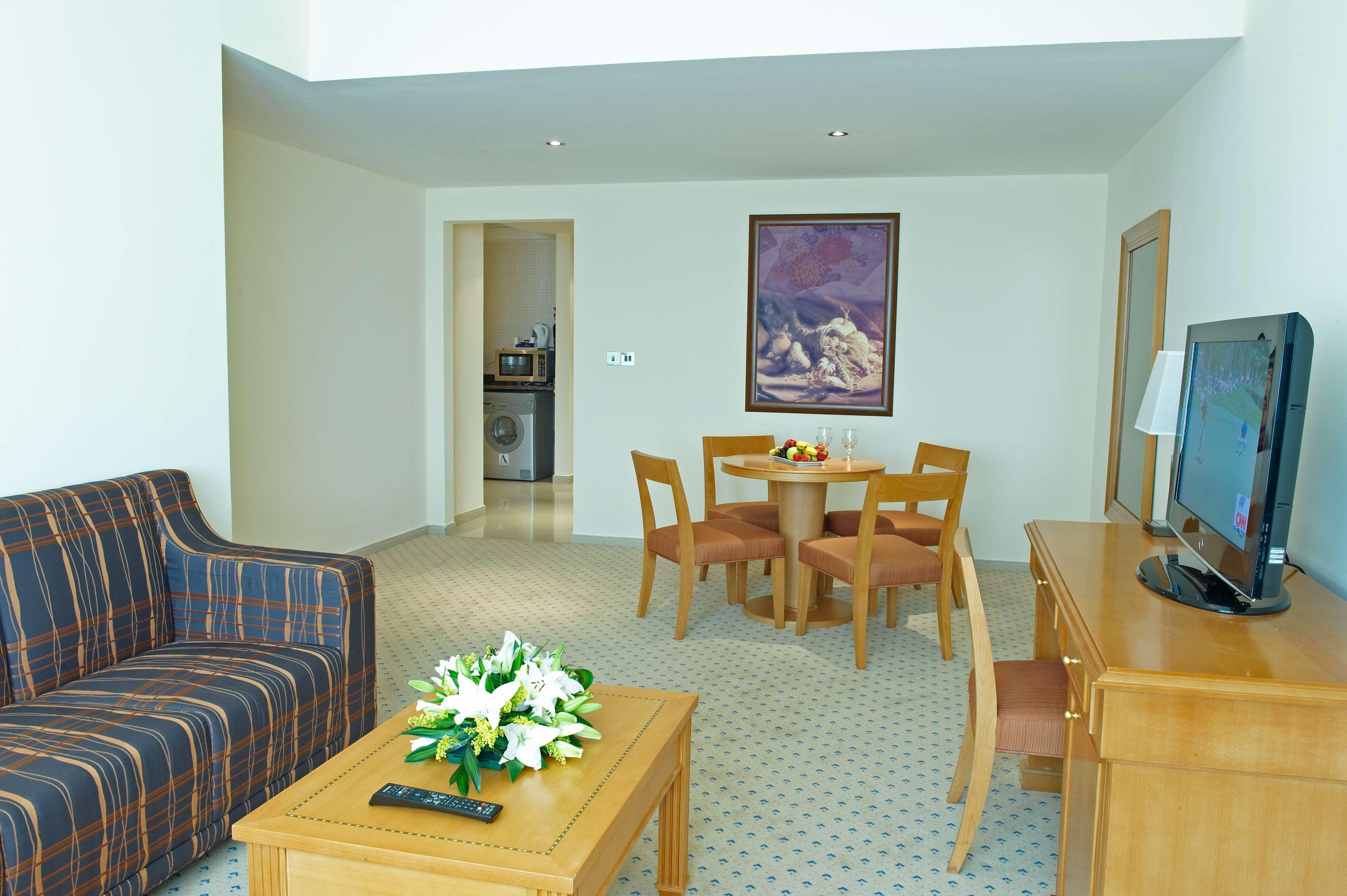 אפרטהוטל Golden Tulip שארג'ה מראה חיצוני תמונה