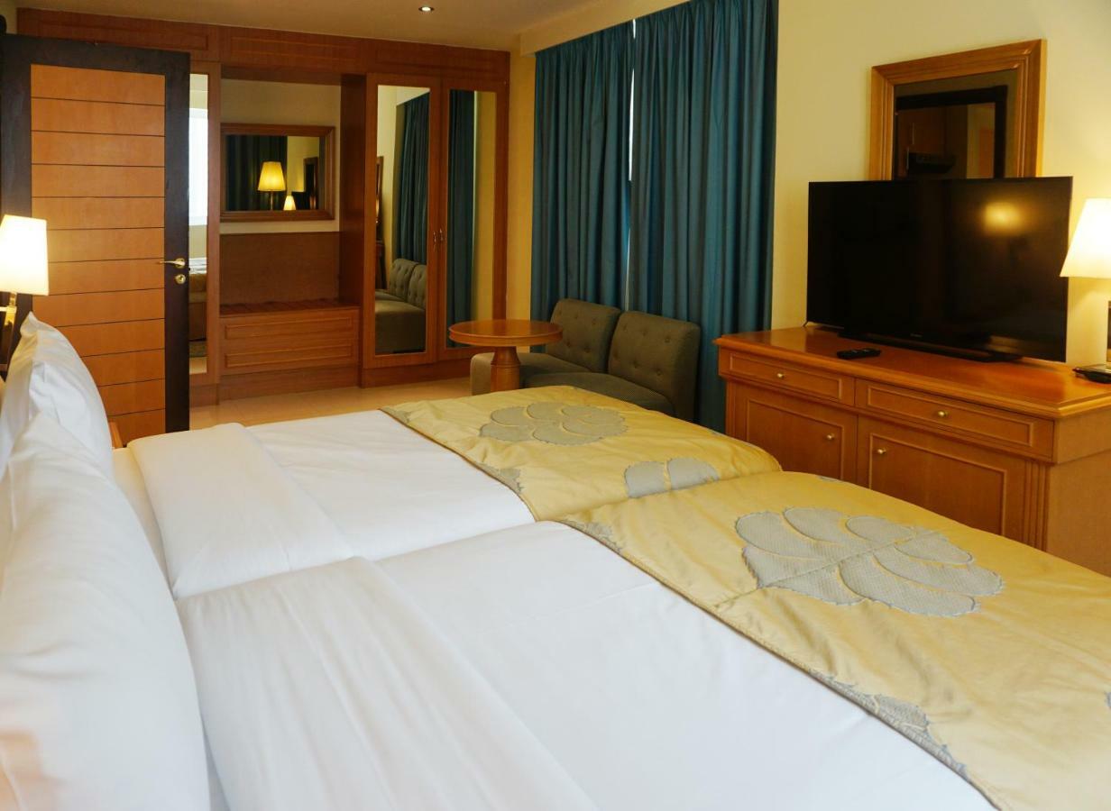 אפרטהוטל Golden Tulip שארג'ה מראה חיצוני תמונה