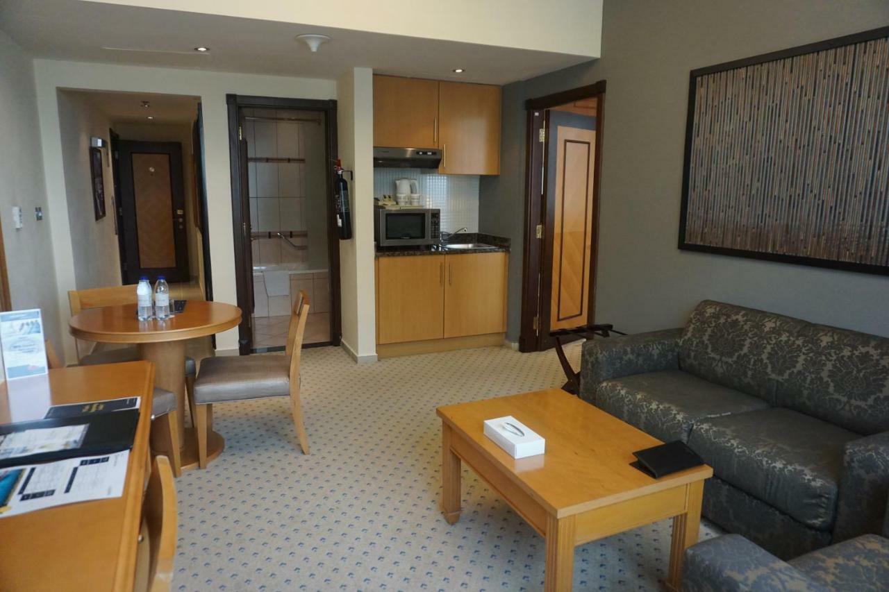 אפרטהוטל Golden Tulip שארג'ה מראה חיצוני תמונה